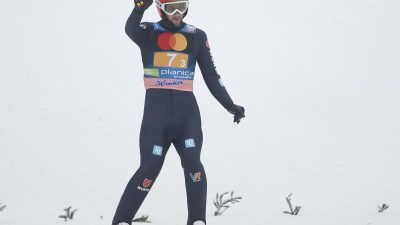 Deutsche Skispringer siegen im Team