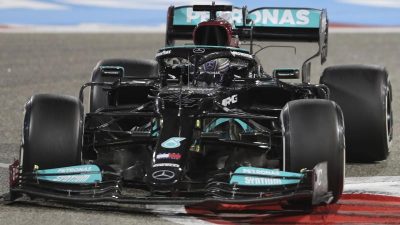 Mick Schumacher bei Debüt überrundet – Hamilton gewinnt