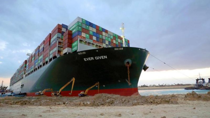 IfW Kiel: Stau am Suez-Kanal verschärft Folgen der Corona-Krise erheblich