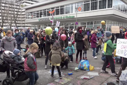LIVE: Demo vor dem Berliner Senat ab 11 Uhr: “Macht Euch stark für unsere Kinder”