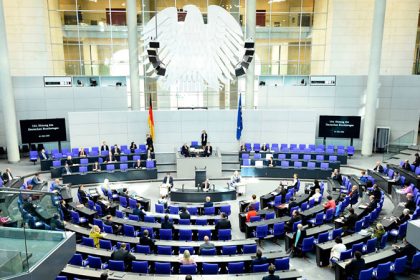 Bundestag segnet mögliche post-pandemische Einreisebeschränkungen ab
