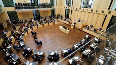 Bundesrat billigt Gesetz für mehr Frauen in Vorständen großer Unternehmen