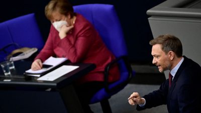 Merkel: „Gefahr einer Überlastung des Gesundheitswesens nicht gebannt“