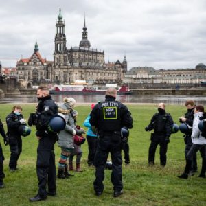 „Corona-Spaziergang“: Polizist in Sachsen aus Beamtendienst entfernt