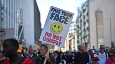 London: Tausende protestieren gegen Lockdown und Corona-Impfpässe