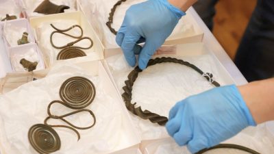 „Sah aus wie Schrott“: Hobby-Kartograph findet 2.500 Jahre alten Schatz in Schweden