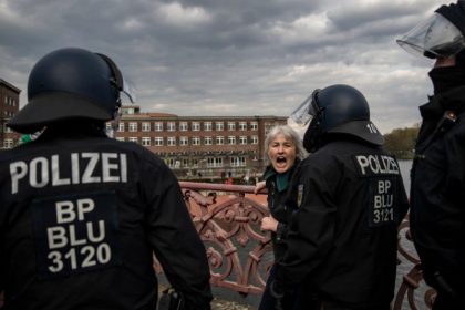 Proteste in mehreren Städten gegen nächtliche Ausgangsbeschränkungen