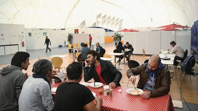 Großteil der Zugewanderten aus Syrien und Eritrea in Deutschland zufrieden