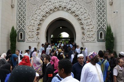 Moschee bei Paris darf nach Mord an Lehrer wieder öffnen