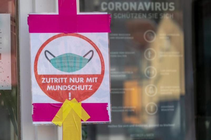Unter strikten Auflagen und Massenimpfungen: Österreich verspricht Lockdown-Ende für 19. Mai