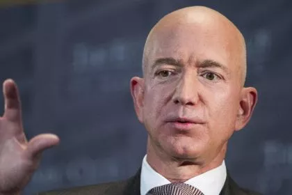 Transhumanismus: Bezos und Gates arbeiten an Schnittstelle zwischen Gehirn und Computer