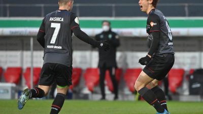 Werder bucht letztes Halbfinal-Ticket im eisigen Regensburg