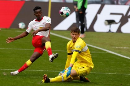 RB Leipzig mit 2:0-Sieg gegen zehn Stuttgarter