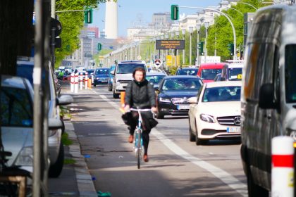 Umfrage: Auto beliebtestes Fortbewegungsmittel während Corona-Krise