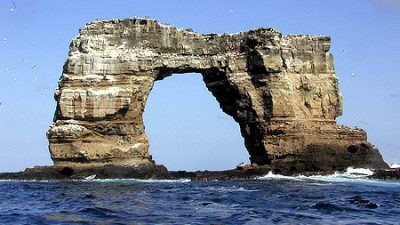 Felsformation Darwin’s Arch vor Küste der Galapagos-Inseln eingestürzt
