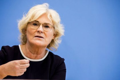 Lambrecht gegen Corona-Impfpflicht in Schulen und Kitas