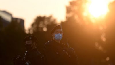 Münchner Polizei: 19 verletzte Beamte nach Einsatz in Park