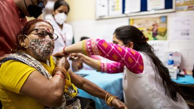 Indien gibt Corona-Impfungen für alle Erwachsenen frei
