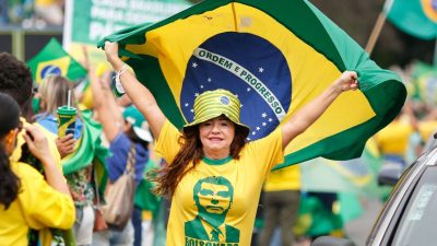 Tausende Unterstützer von Brasiliens Präsident Bolsonaro gehen auf die Straßen