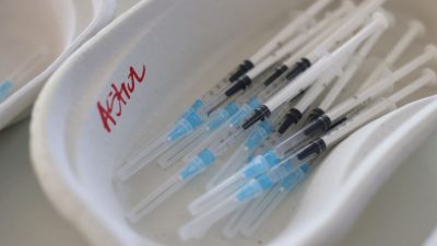 Die Schlacht ums Impfen: Spahns AstraZeneca-Million soll große Freiheit zurückbringen