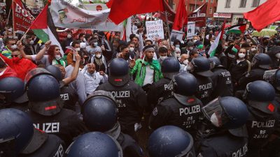 Pro-Palästinenser-Demo in Neukölln eskaliert – 59 Festnahmen, 93 verletzte Polizisten