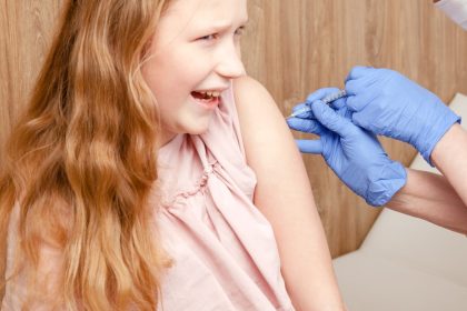 Starke Nebenwirkungen nach Kinder-Impfung – Schulärztin in Niederösterreich geht an die Presse