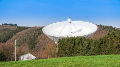 Radioteleskop Effelsberg: Seit 50 Jahren auf Horchposten in die Unendlichkeit