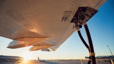 „Unser Ziel ist es, klimaneutral zu fliegen“: Regierung und Luftfahrt-Industrie vereinbaren Klimaschutzkonzept