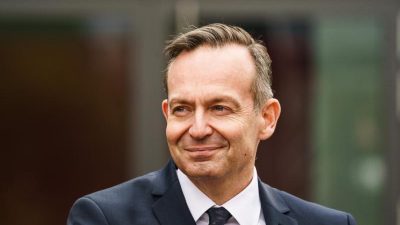 FDP kündigt Gespräche mit Grünen, CDU und SPD an