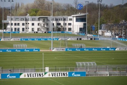 Schnelltest fällt positiv aus: Schalke-Spieler in Isolation