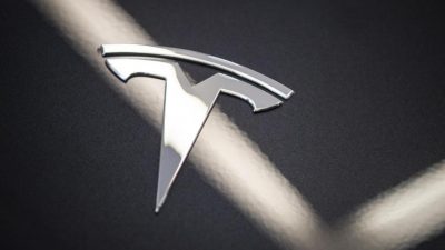 Tödlicher Unfall: Speicher von Tesla bei Crash beschädigt?