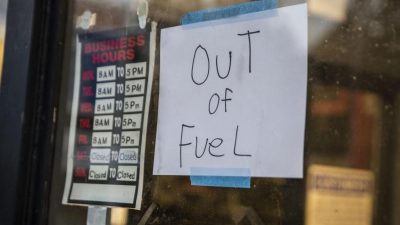 Engpässe an Tankstellen: Biden ruft Amerikaner auf, nicht in „Panik“ zu verfallen