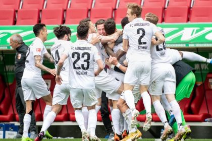 Augsburg bejubelt die Rettung – Werder Bremen in Not