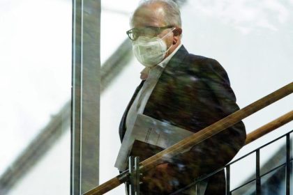 Laut oder leise: DFB-Präsident Keller tritt ab