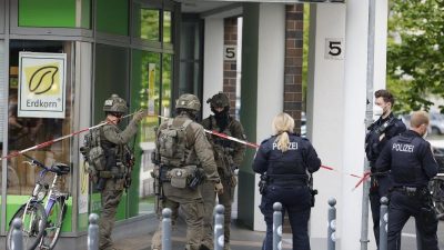 Zwei Menschen in Schleswig-Holstein erschossen – Verdächtiger auf der Flucht