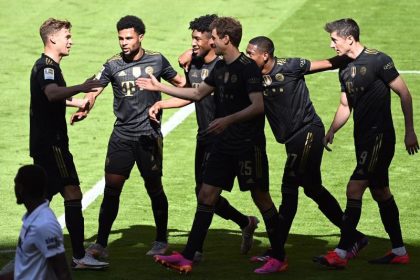 Meisterschale, und Lewandowski-Rekord: FC Bayern siegt 5:2