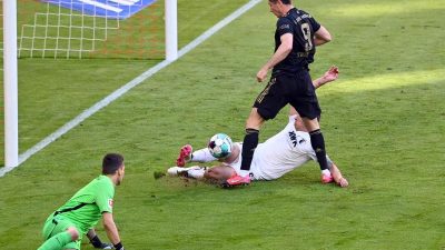 Lewandowski verbessert Tore-Rekord von Gerd Müller