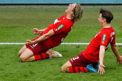 Bremen steigt mit Schalke ab – Union in Europapokal