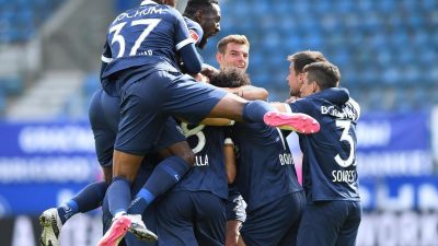 Bochum und Fürth steigen auf – Kiel in Relegation