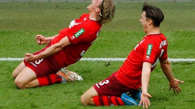 Vor Relegation: Köln selbstsicher, Kiel zermürbt