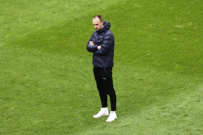 Vor Relegations-Rückspiel: Holstein-Trainer Werner im Fokus