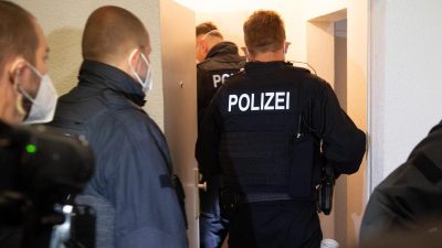 Fünf Festnahmen bei Razzia gegen mutmaßliche Menschenhändler in NRW und Hamburg
