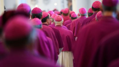 Missbrauch durch Kleriker erschüttert katholische Kirche in vielen Ländern