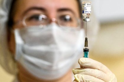 Moskaus Bürgermeister ordnet Impfpflicht für Dienstleistungssektor an