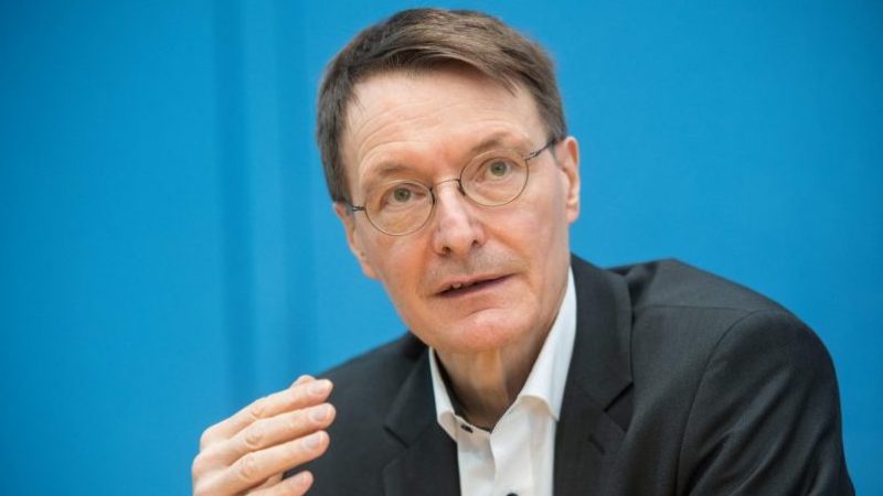 Lauterbach: „7 Prozent Geimpfte schwer erkrankt“ – über 4 Mio. schwere Fälle in Deutschland zu erwarten?