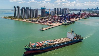 Container-Stau in Chinas Südprovinz – Globaler Schiffsverkehr massiv gestört