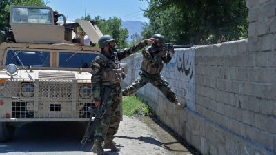 Taliban erobern wichtigen Grenzübergang zu Tadschikistan – Bundeswehrlager bisher nicht angegriffen