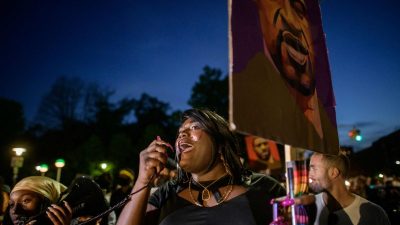 Black Lives Matter verliert Rückhalt in der Gesellschaft – Mütter: Sie profitieren „vom Blut unserer Söhne“