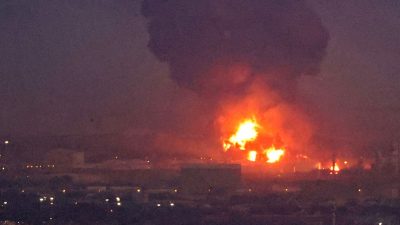 Großbrand in Ölraffinerie im Süden von Teheran unter Kontrolle – Leck in Flüssiggas-Leitung