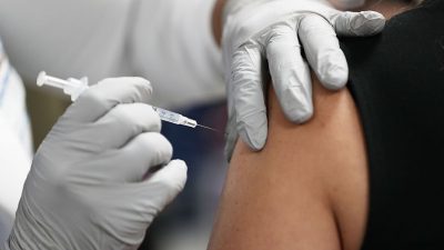 Schwerwiegende Blutgerinnsel nach Corona-Impfung – Dänemark entschädigt Frau für Impfschaden